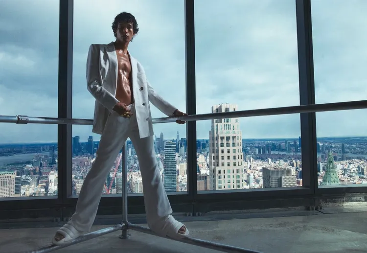 BALMAIN B-IT系列飛船穆勒鞋。品牌提供