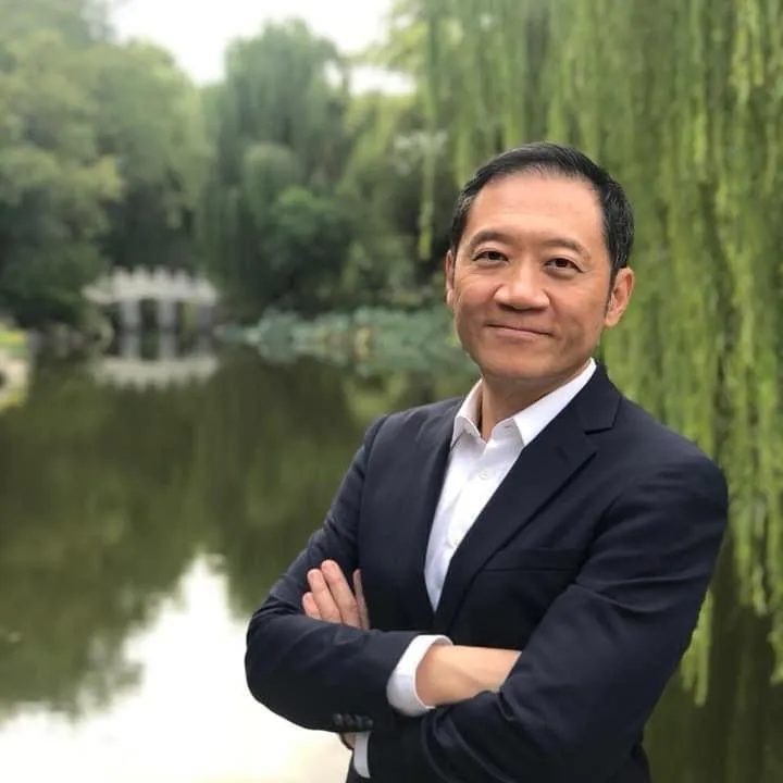 羊曉東昨在臉書以「無法毫無尺度下限的跟著對方玩這齣連續鬧劇」為由，宣布辭去寶成副總職務。翻攝羊曉東臉書