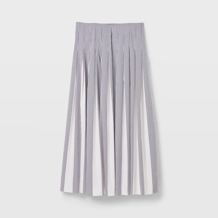 Club Monaco錯視條紋設計褶飾裙，9900元。品牌提供