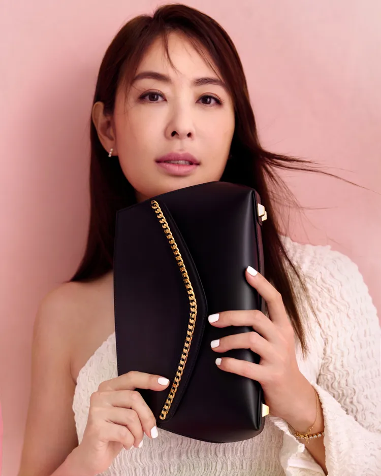 賈永婕雖然對小羽的離家表示不捨，但也寬慰地表示從小就很自律的女兒，幾乎不曾讓她操心。品牌提供