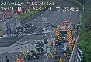 國1北上火燒車！翻攝臉書「警廣即時報 路況報導 事故追蹤」