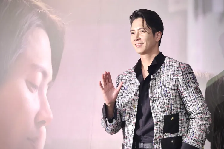 山下智久表示談感情時，會看狀況適時出擊。林林攝