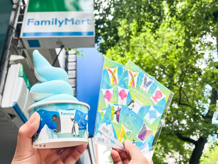 6/5起購買聯名霜淇淋，即可免費獲得設計聯名貼紙。賴昀岫攝