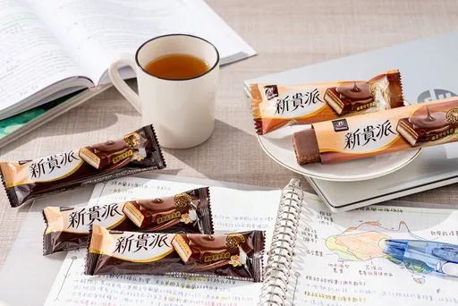 香濃夾心與外層可可雙重增量+35% 新貴派威化棒超商限定雙口味新上市