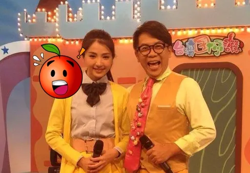 許傑輝這一幕超諷刺!「伸手摟妹」遭小18歲嫩妻當場喝斥