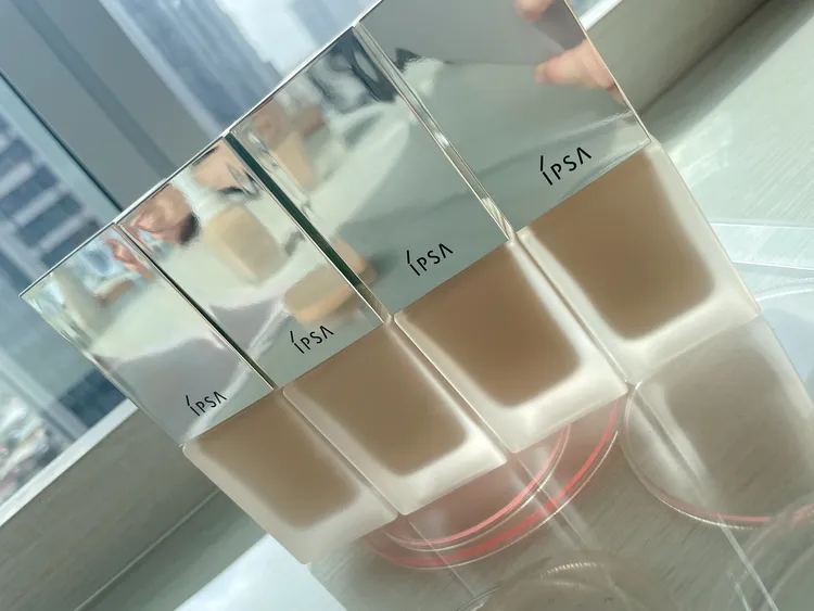 IPSA輕裸水光粉底液（SPF25+、PA++），各25ml／1600元。張家玲攝