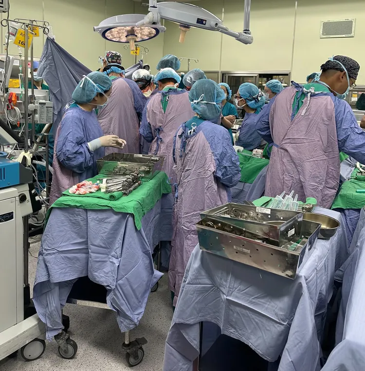 器官摘取與移植就像是和死神拔河。雙和醫院提供