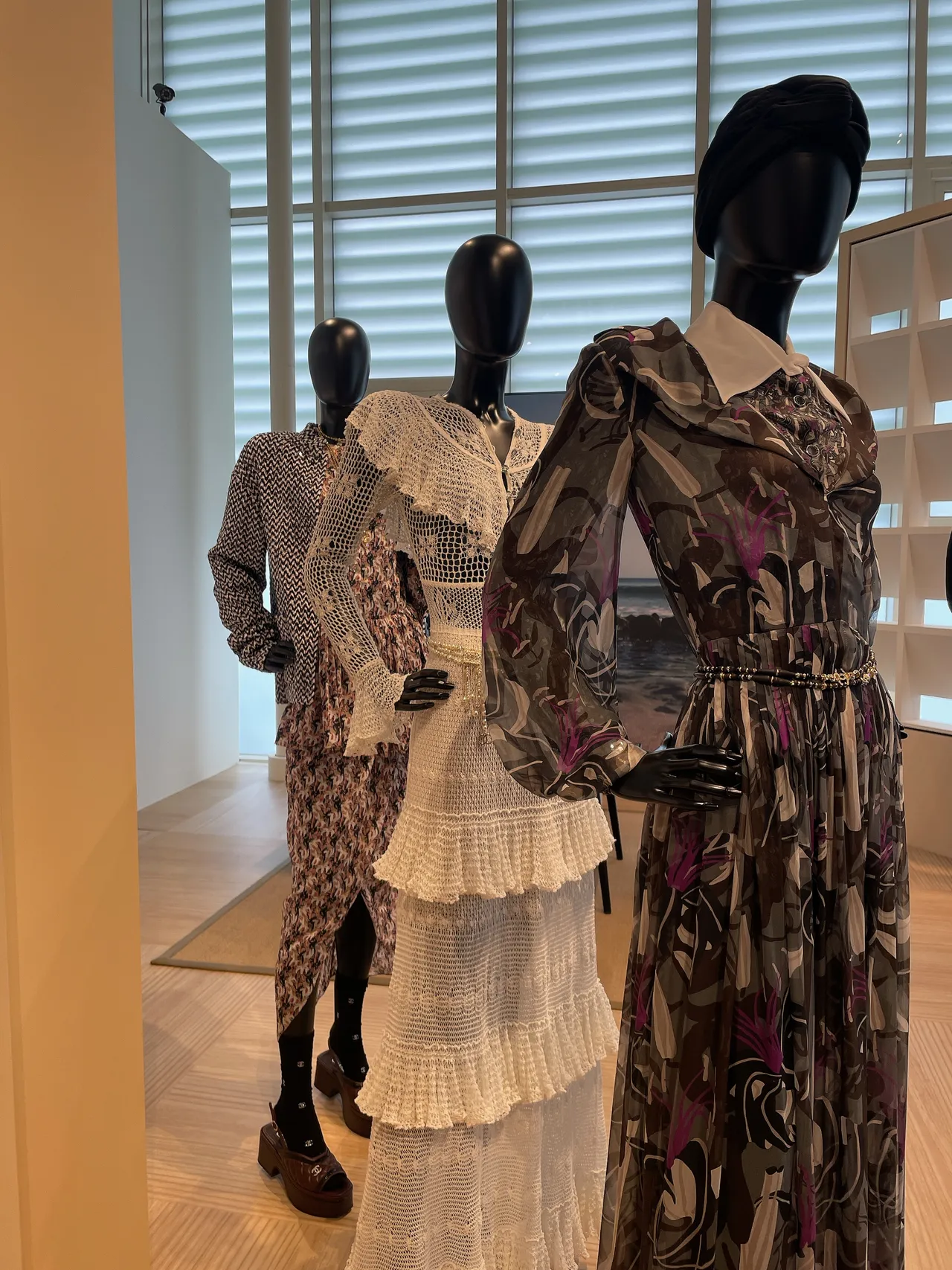 塞內加爾常見的朱槿花,成為系列的印花設計靈感。張家玲