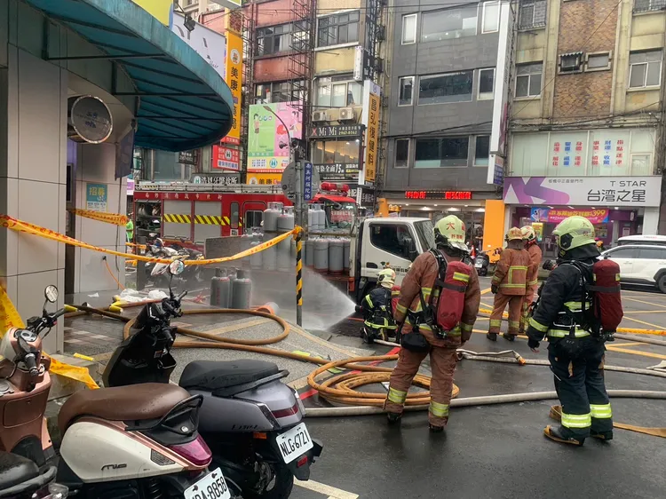 警消封鎖現場。翻攝畫面