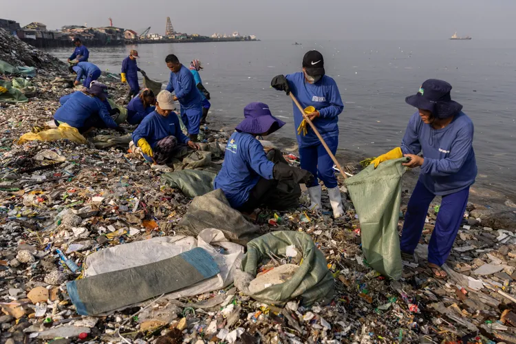 菲律賓淨灘。路透社