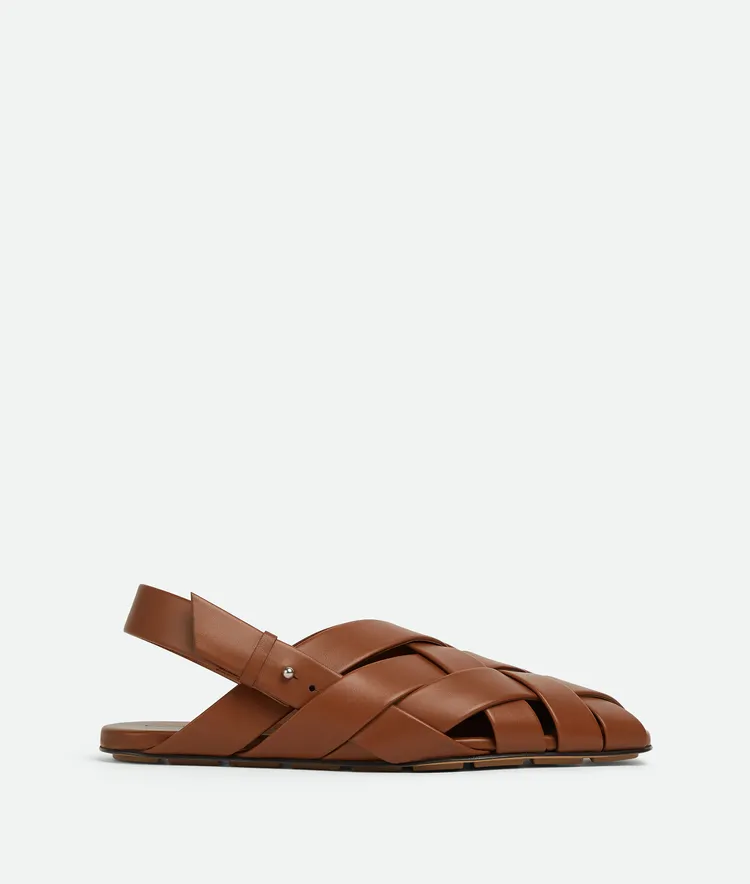 Alfie皮革編織涼鞋，4萬9900元。品牌提供