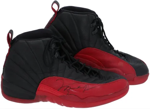 喬丹NBA總冠軍賽「流感之戰」球鞋 4200萬元落槌