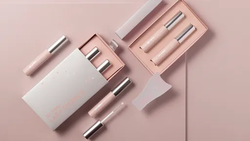 W.SHOW連睫毛眉毛都顧到 全新精華髮際線也能用