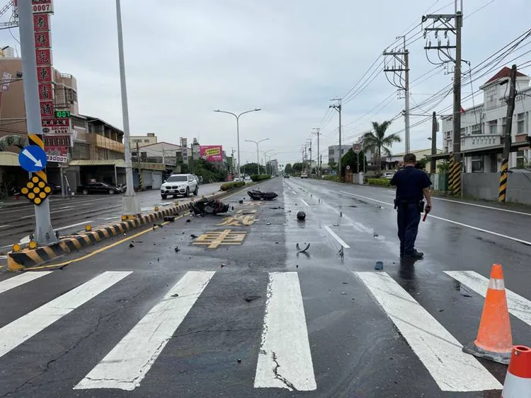 警方將調查釐清雙方肇責。讀者提供