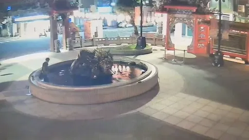 神明前跳入許願池撈錢 安捏甘丟!他雖得手3800元但1小時後下場曝光