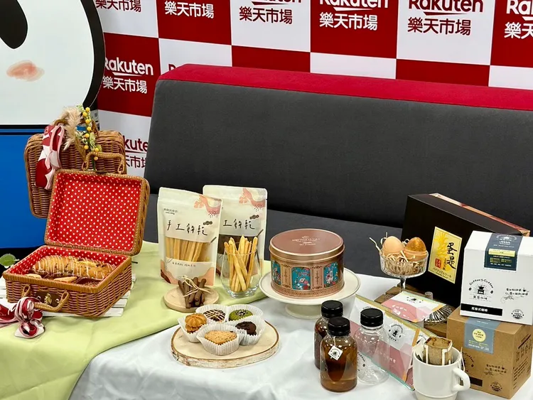 近兩年在日本興起「NOON活」（ヌン活）所謂的下午茶活動，樂天市場也推出宅配下午茶組合的眾多商品。樂天市場提供