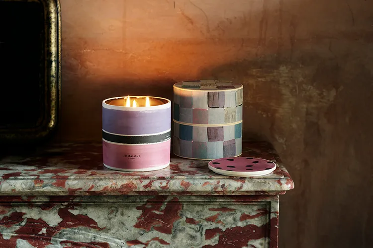 黑石榴 牡丹與麂絨香氛雙層蠟燭，600g／9700元。品牌提供