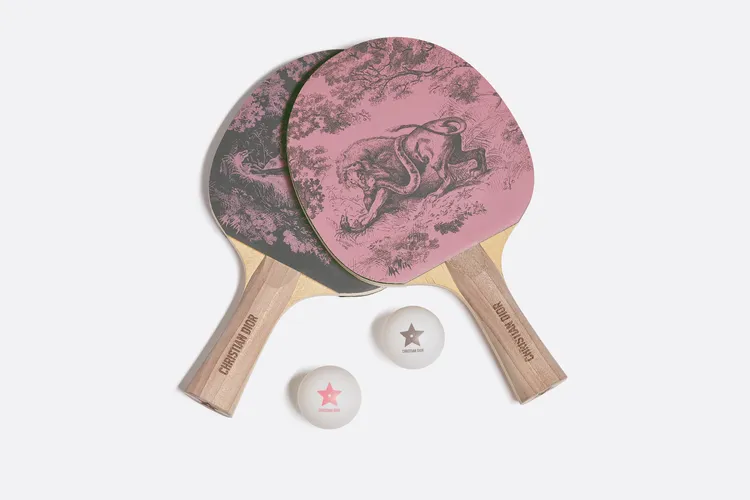 Dioriviera乒乓球拍組，2萬7500元。翻攝DIOR官網