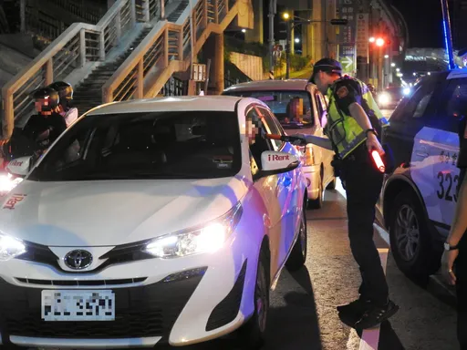 三重警交通大執法首重行人通行安全 遏止大型車及各式車輛違規