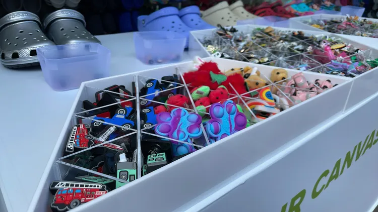 CROCS Jibbitz鞋扣。張家玲攝