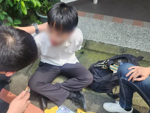 好大膽!詐團車手約警局門口交款 中壢警埋伏逮2人
