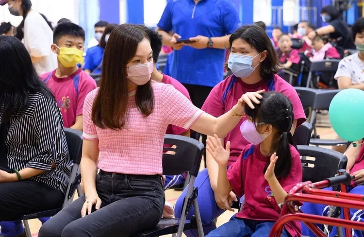 曾馨瑩向來熱心公益、關注弱勢。翻攝曾馨瑩IG