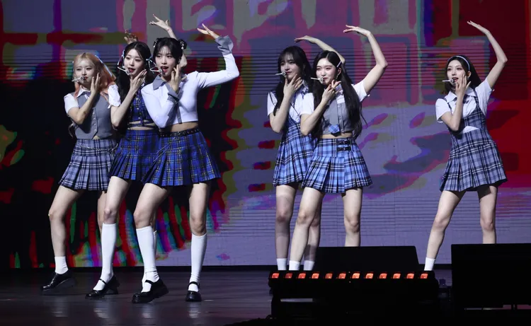 IVE勁歌熱舞《After Like》揭開序幕。林林攝