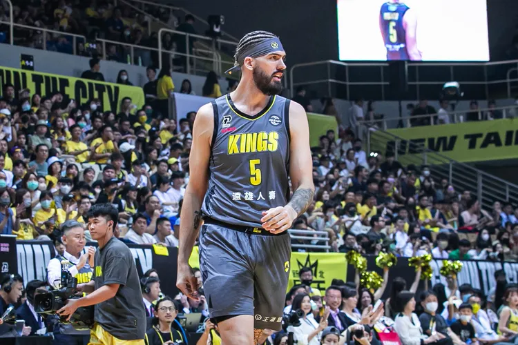 牧倫斯賽後叫囂。PLG