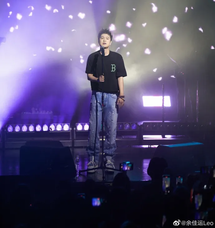 余佳運如今也成為歌手，出版專輯並展開巡演。翻攝余佳運微博