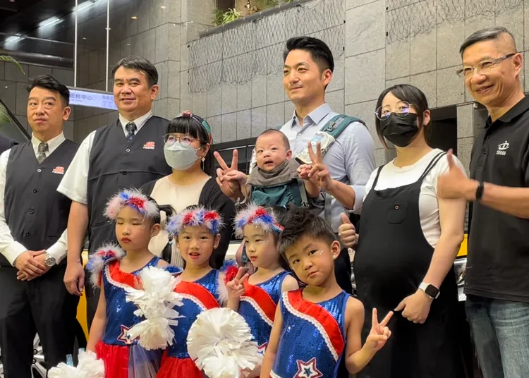 三寶對現場似乎相當好奇。林志怡攝