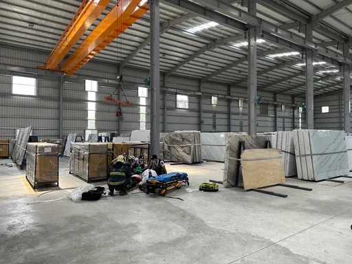 高雄大理石工廠傳意外　男子遭720公斤石材壓傷送醫不治