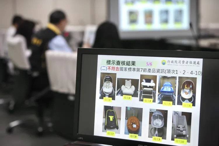 消保處查10件嬰兒「哄睡神器」安撫椅有9件不合規定。林林攝