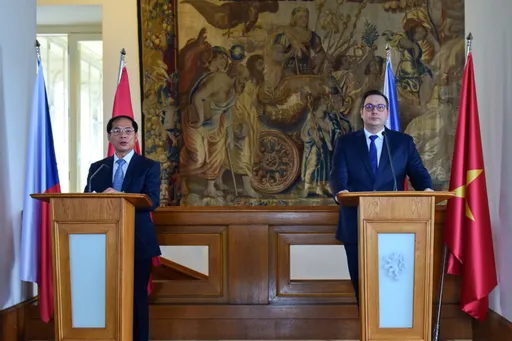 捷克外长证实吴钊燮将到访：捷克对台政策不转向