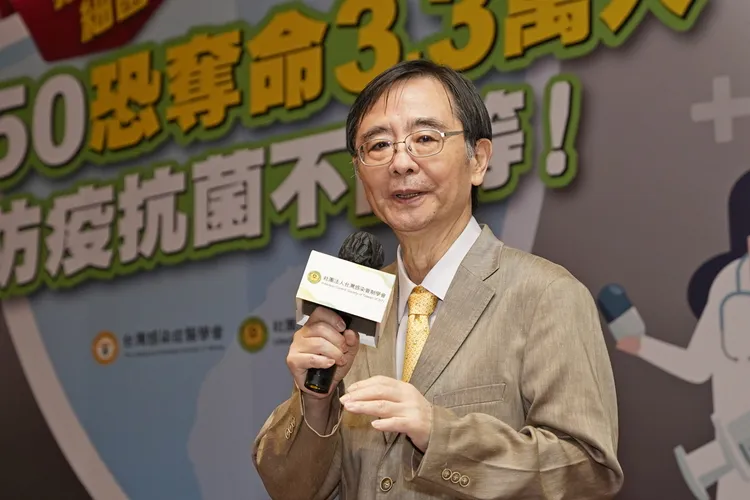 台灣感染症醫學會理事長王復德。醫學會提供