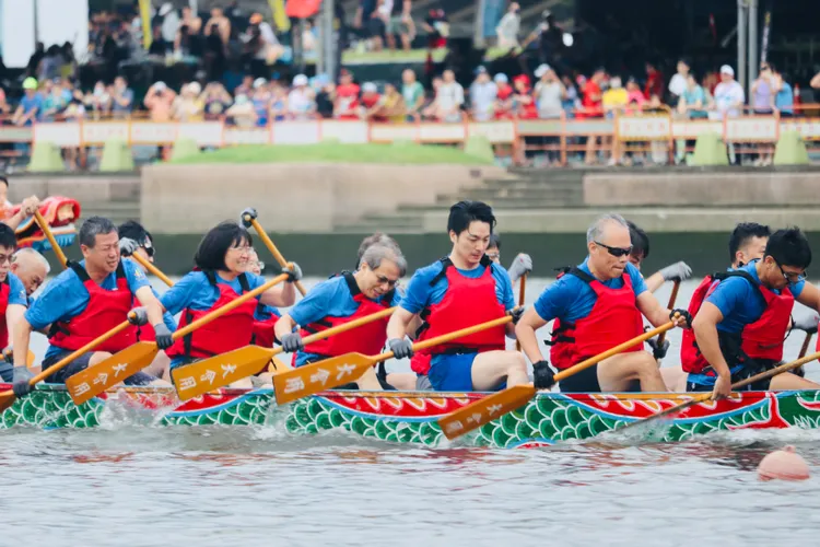 龍舟錦標賽下午部分賽事考量選手安全，已暫停比賽。資料照，體育局提供