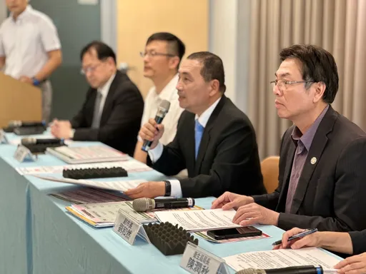 隔空槓上互批劃錯重點!賴清德嗆「好好顧小孩」 侯回擊「早啟動專責醫療」