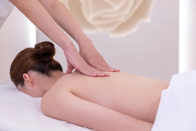 可以2500元加購30分鐘的背部覺醒課程。品牌提供