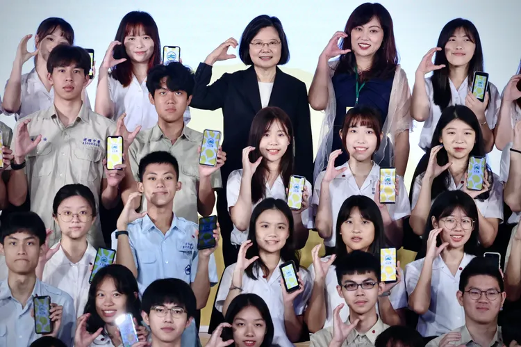 蔡英文出席成年禮金發放記者會。林林攝