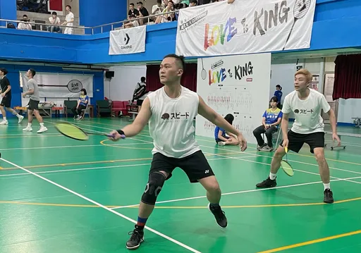 林俊逸打羽球小腿拉傷 忍痛退賽被告誡要少喝免得胖一圈