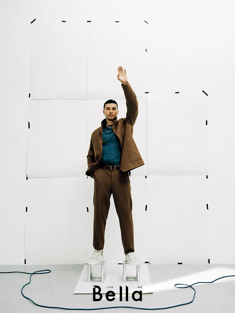 鳳小岳今年跨足音樂圈，首發單曲《風車》表現亮眼。《Bella儂儂》提供