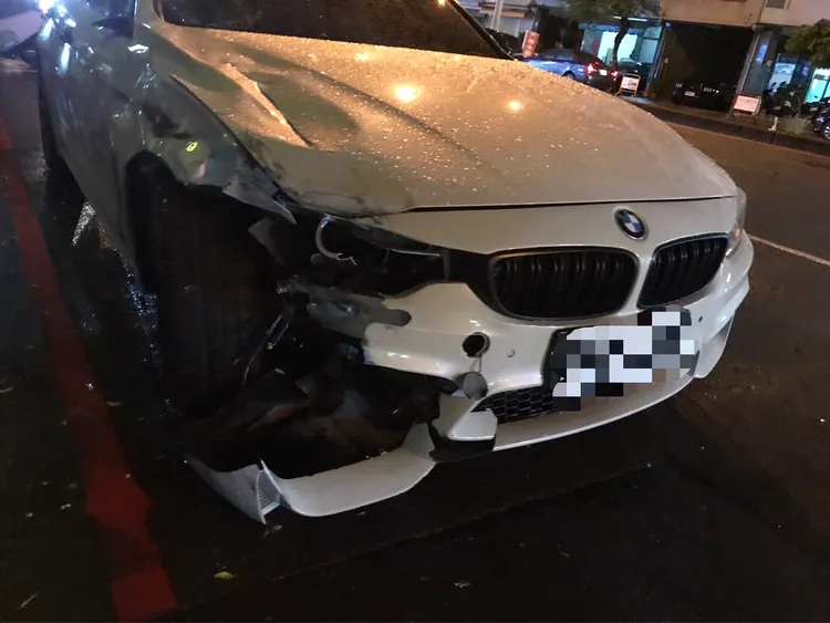 肇事的BMW轎車。民眾提供