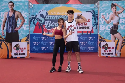 卞慶華擔任健身比賽評審 先送福利秀8塊大肌肌