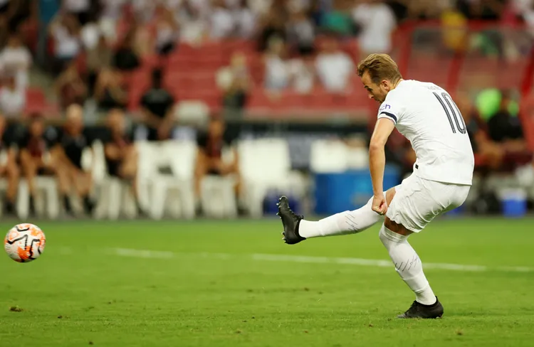 凱恩踢進熱刺第一球。路透社