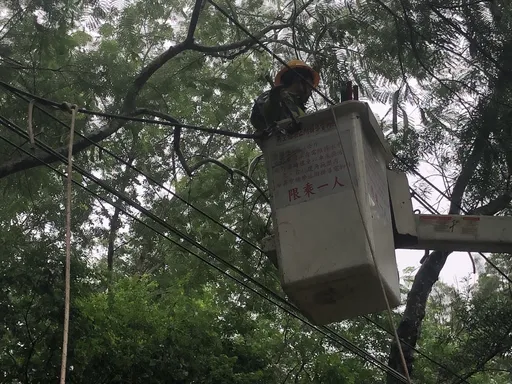 杜蘇芮颱風來襲!屏東地區停電10936餘戶 尚有746戶搶修中