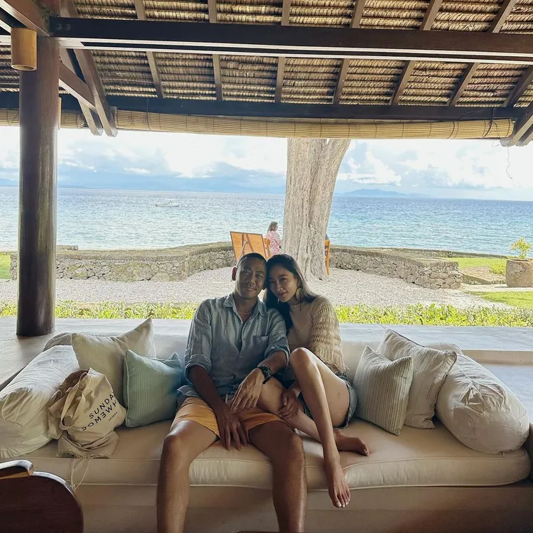 陳劭翔和妻子陳薇。翻攝自陳薇IG