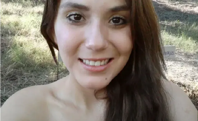 27歲的最美女遊民克莉絲汀慘遭除草機「瞬間分屍」。合成畫面。翻攝臉書/ Christine Chavez