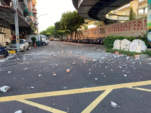 老舊大樓擋不住颱風下磁磚雨 北市建管處:先檢查住家懸掛物免砸傷人