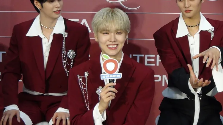 性珉（中）8月將度過第2次20歲生日，許願哥哥們送冷氣。陳建岐攝