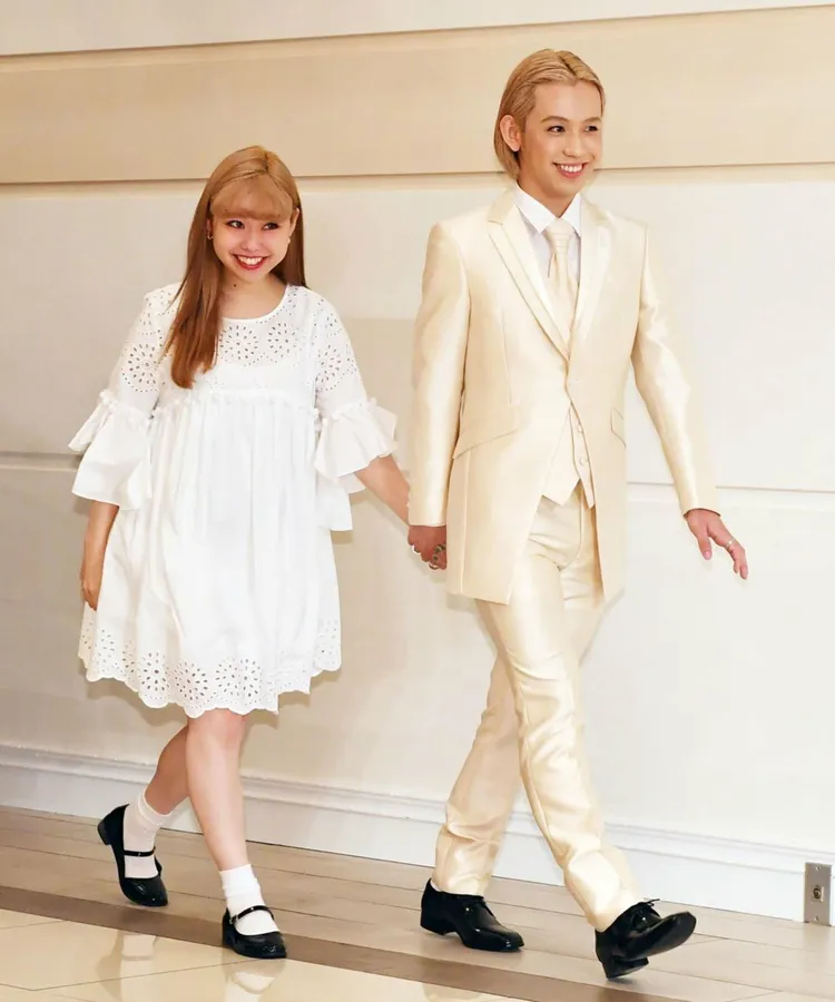 ryuchell（右）和peco曾是日本演藝圈恩愛夫妻的代表。翻攝《東京體育》