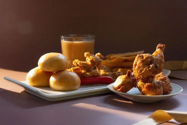 頂呱呱專區品項多元，其中紅茶雪泥關注度最高。吉哆火鍋百匯提供